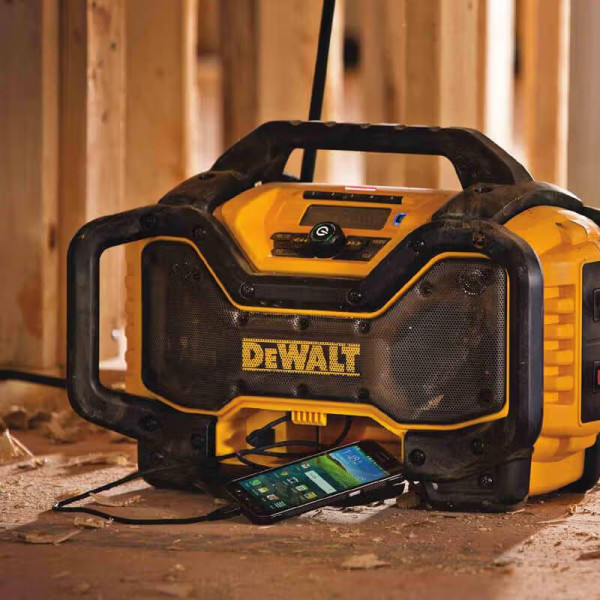 Фото - З/У к аккумуляторной батарее для электроинструментов DeWALT радиоприемник DAB + FM (DCR027)