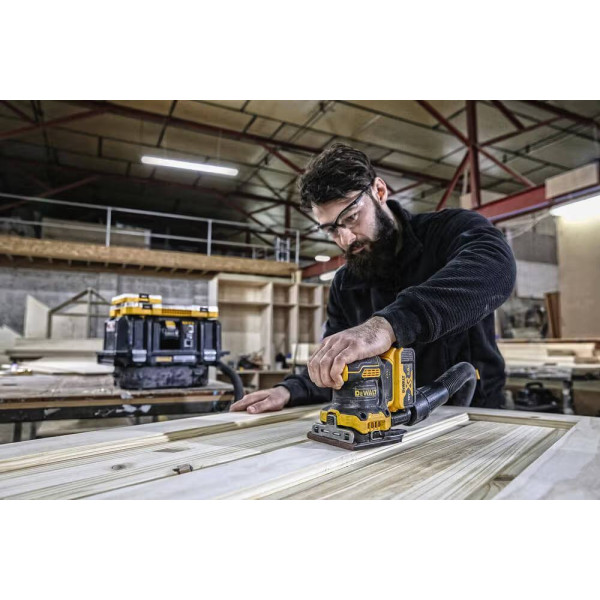Фото - Виброшлифовочная машина DeWALT 18 В XR Li-lon (DCW200NT)