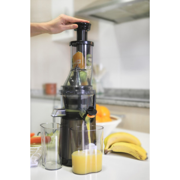 Фото - Соковыжималка шнековая Black&Decker BXJE200E