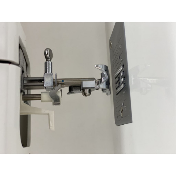 Фото - Швейная машина Veritas Camille