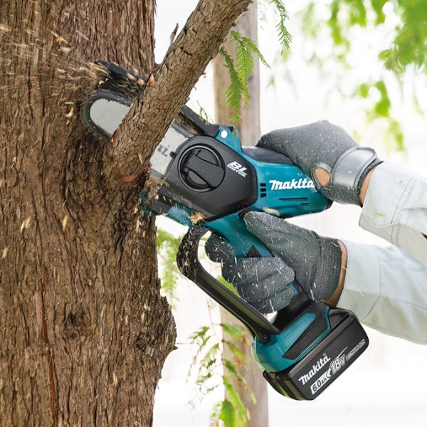 Фото - Цепная пила Makita DUC101SF
