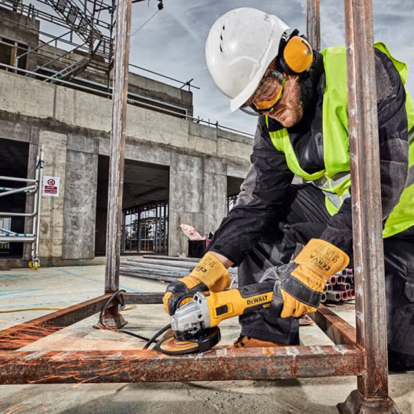 Фото - Болгарка DeWALT 1700 Вт (DWE4357)
