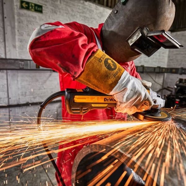Фото - Болгарка DeWALT 1700 Вт (DWE4357)
