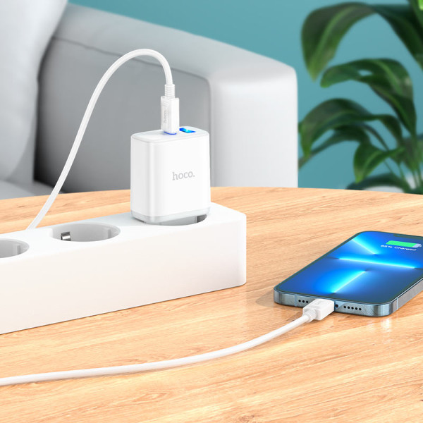 Фото - Сетевое зарядное устройство HOCO C105A PD20W+QC3.0 charger set (C to iP)(EU) White (6931474782939)