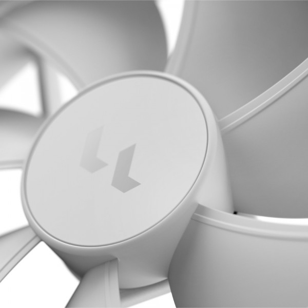 Фото - Корпусный вентилятор Fractal design 120 мм Prisma AL-12 ARGB PWM (FD-FAN-PRI-AL12-PWM-WT)