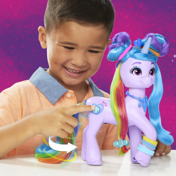 Фото - Коллекционная интерактивная фигурка My Little Pony Хрустальная магия Иззи (F8825)