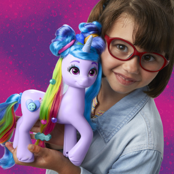 Фото - Коллекционная интерактивная фигурка My Little Pony Хрустальная магия Иззи (F8825)