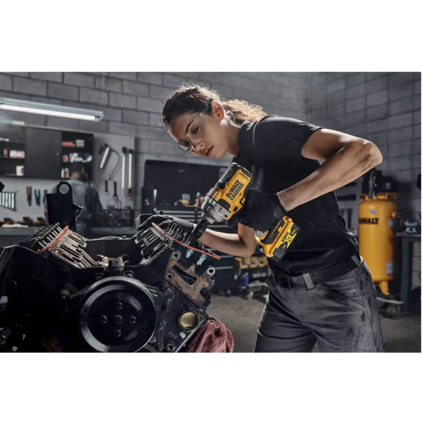 Фото - Гайковерт аккумуляторный DeWALT DCF891N