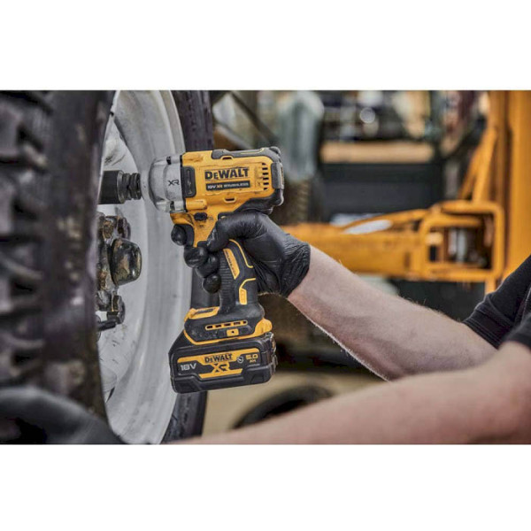 Фото - Гайковерт аккумуляторный DeWALT DCF891N