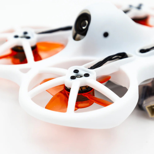 Фото - FPV дрон Emax EZ Pilot Pro RTF Kit с дополнительными 6 АКБ
