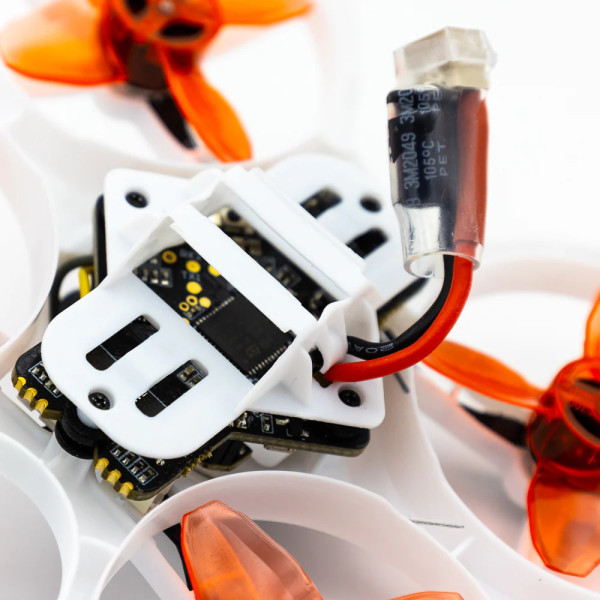 Фото - FPV дрон Emax EZ Pilot Pro RTF Kit с дополнительными 6 АКБ
