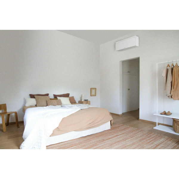 Фото - Кондиционер сплит Daikin FTXJ20AW/RXJ20A