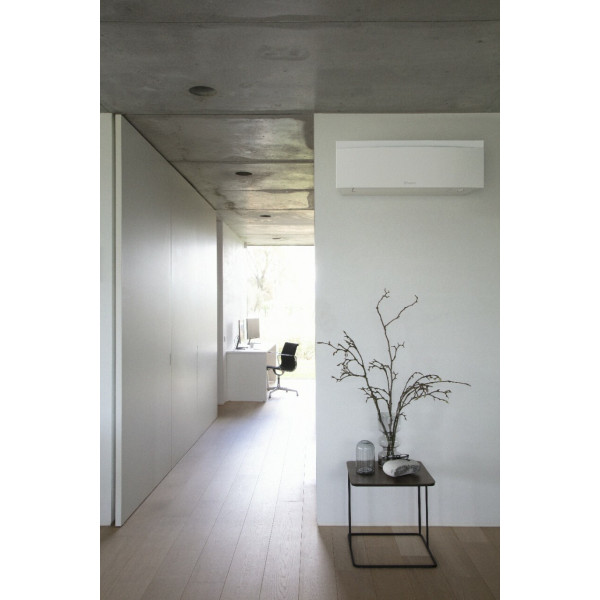 Фото - Кондиционер сплит Daikin FTXJ20AW/RXJ20A