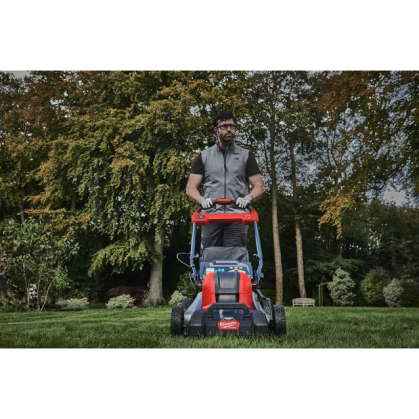 Фото - Газонокосилка аккумуляторная Milwaukee 46 см M18 F2LM46-0 (4933492010)