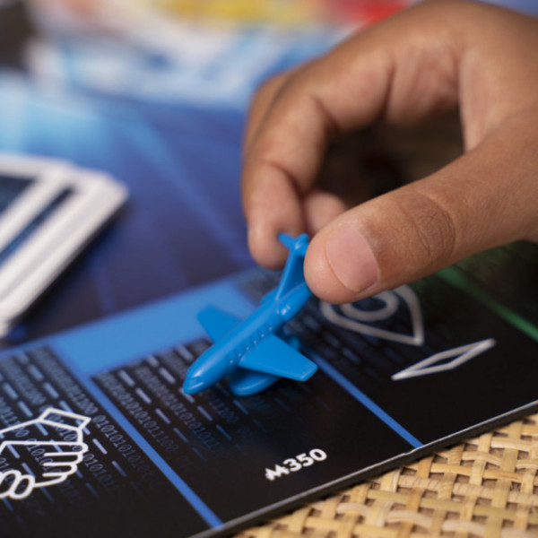 Фото - Настольная игра (8+) Hasbro Монополия Бонусы без границ - украинская версия (E8978)