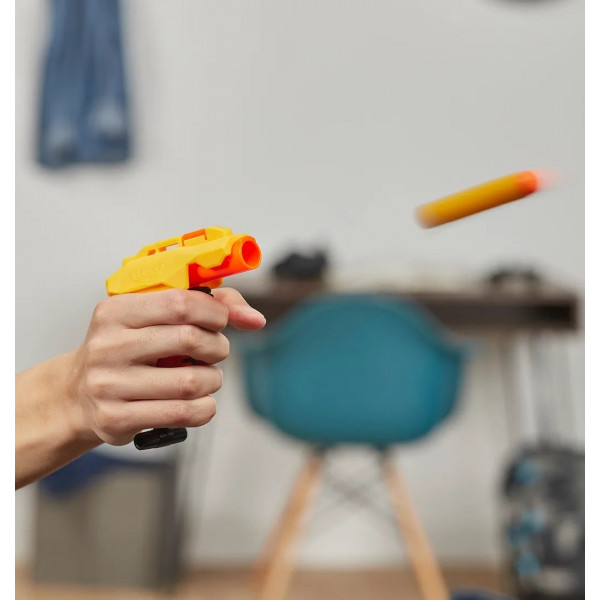 Фото - Бластер однозарядный Hasbro Nerf Страйк Лункс и Стингер (E7579)