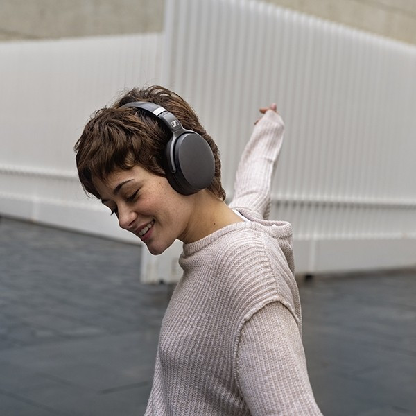 Фото - Наушники полноразмерные беспроводные Sennheiser HD 450 BT White (508387)