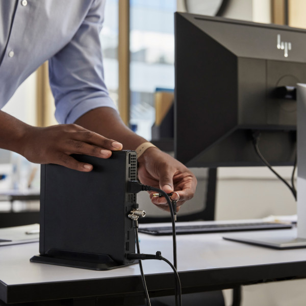 Фото - Неттоп HP Pro 400-G9 Mini (B70T1AT)