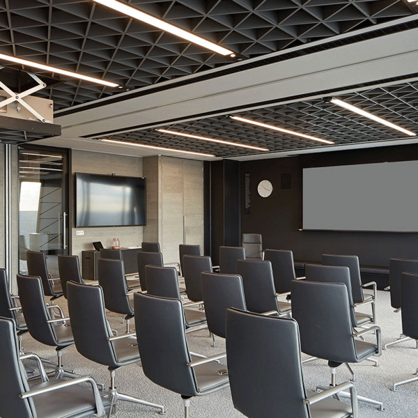 Фото - Светодиодный светильник EVROLIGHT Sign-30 подвесной линейный на тросах 30Вт 4200К черный (000056781)