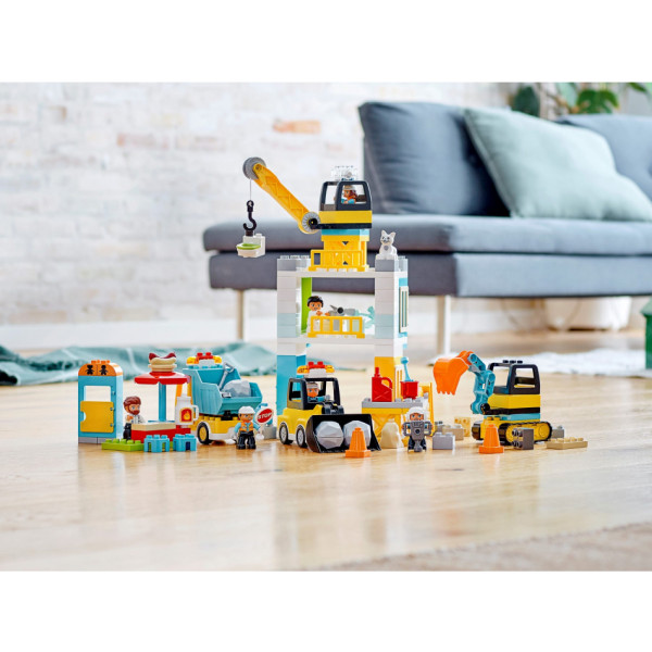 Фото - Конструктор LEGO Duplo Town Подъемный кран и строительство 123 детали (10933)