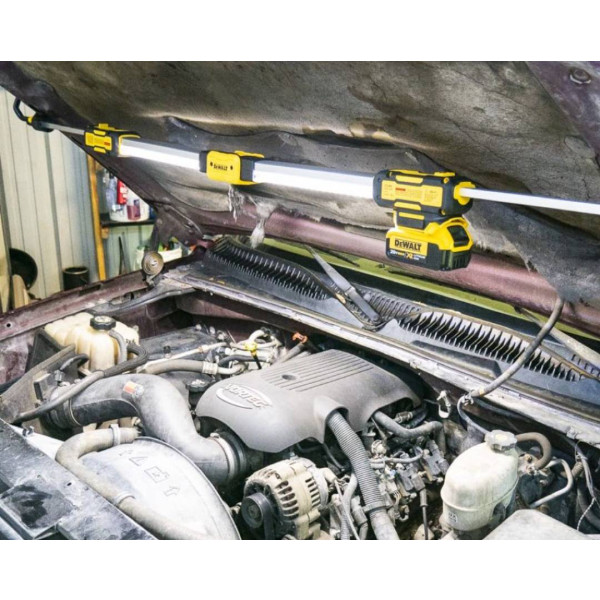 Фото - Фонарь аккумуляторный DeWALT 12/18В XR Li-Ion (DCL045)