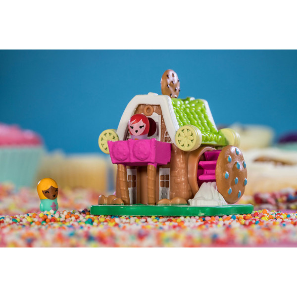 Фото - Коллекционная фигурка Jazwares Nanables Small House Городок сладостей. Магазин ''Печенье с молоком'' (NNB0012)