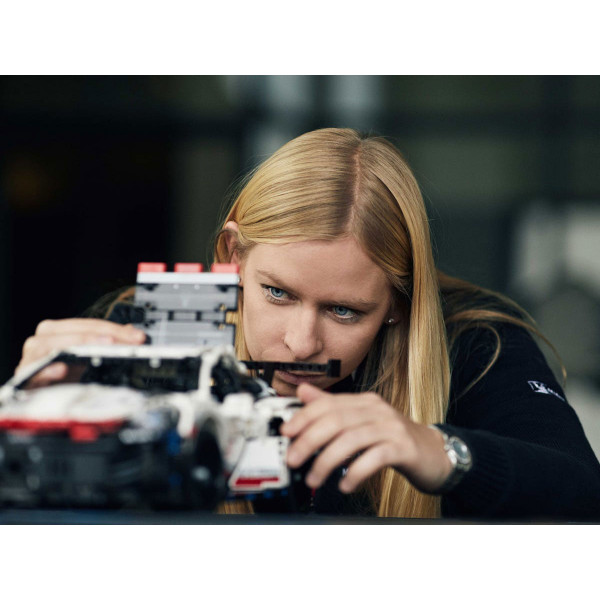 Фото - Конструктор LEGO Technic Preliminary GT Race Car (42096)