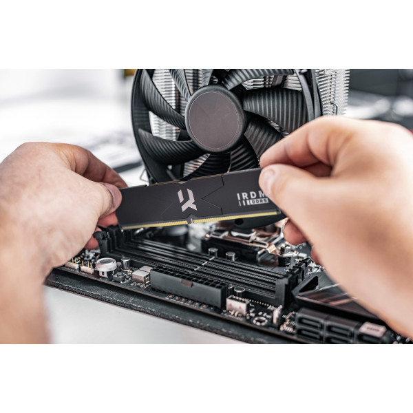 Фото - Память DDR Goodram 32Gb DDR5 5600MHz IRDM Black (IR-5600D564L36/32G)