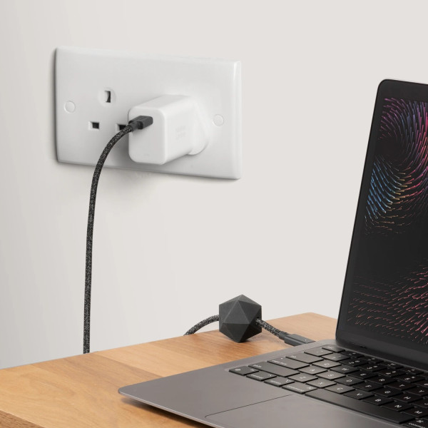 Фото - Сетевое зарядное устройство Native Union Fast GaN Charger PD 45W USB-C Port White (FAST-PD45-WHT-EU)