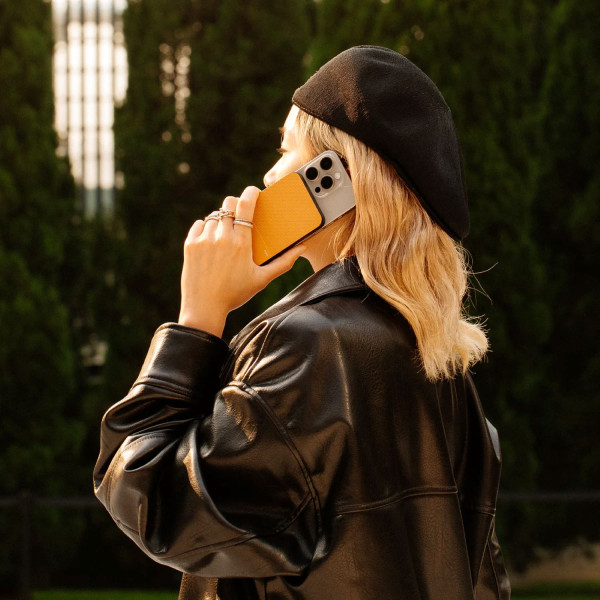 Фото - Батарея мобильная Native Union Classic Magnetic Power Bank 5 000mAh Kraft (PB-5KMS-KFT)