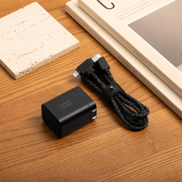 Фото - Сетевое зарядное устройство Native Union Fast GaN Charger PD 45W USB-C Port Black (FAST-PD45-BLK-EU)