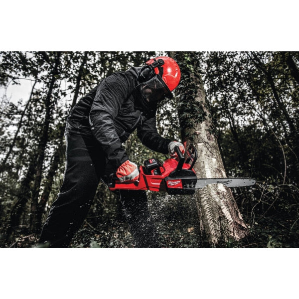 Фото - Цепная пила Milwaukee M18 FCHS-122 FORGE (4933499217)
