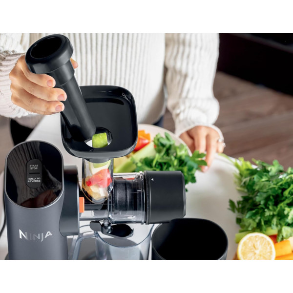Фото - Соковыжималка шнековая Ninja JC151EU