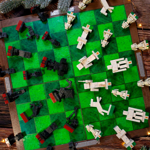 Фото - Настольная игра логическая (8+) Noble Collection MINECRAFT Overworld Heroes vs. Hostile Mobs (NN3726)