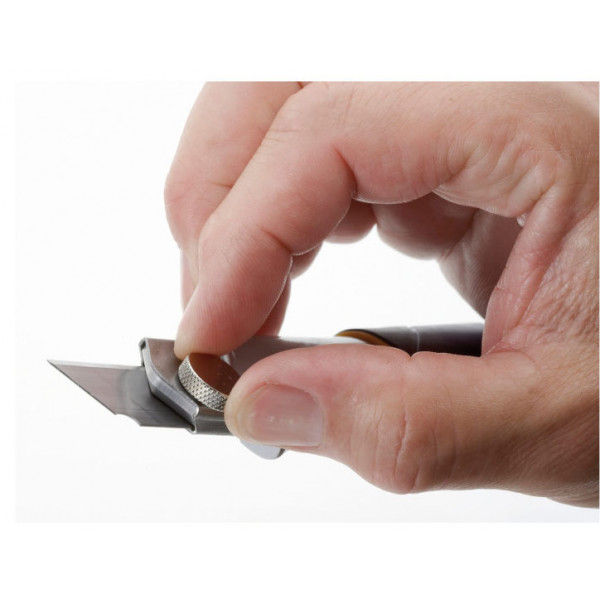 Фото - Нож строительный IRWIN Pro-Touch Snap-Off 18 мм (10507106)