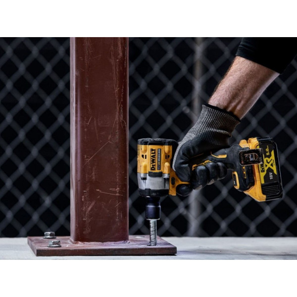 Фото - Гайковерт аккумуляторный DeWALT DCF921P2T