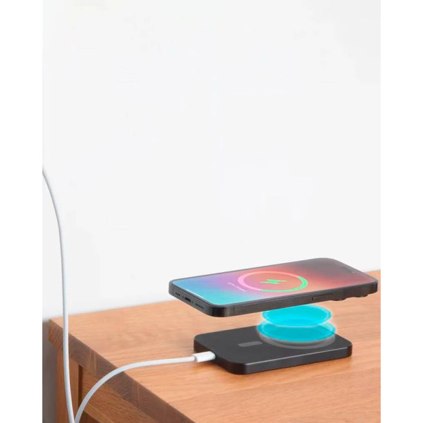 Фото - Батарея мобильная Native Union Classic Magnetic Qi2 5 000mAh Black (PB-5KMS-BLK-Q2)