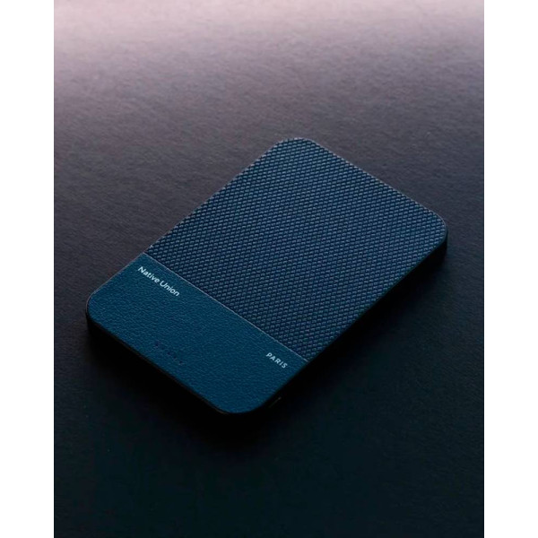 Фото - Батарея мобильная Native Union Classic Magnetic Qi2 5 000mAh Navy (PB-5KMS-NAV-Q2)
