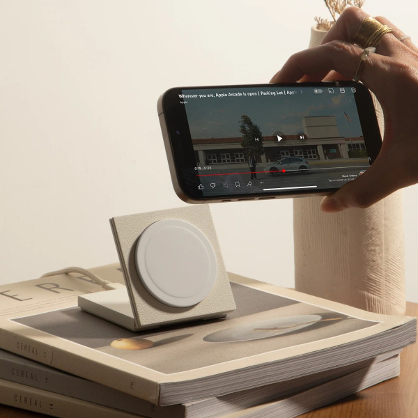 Фото - Беспроводное зарядное устройство Native Union Rise Solo Qi2 Wireless Charger Sandstone (RS-SL-SAN)