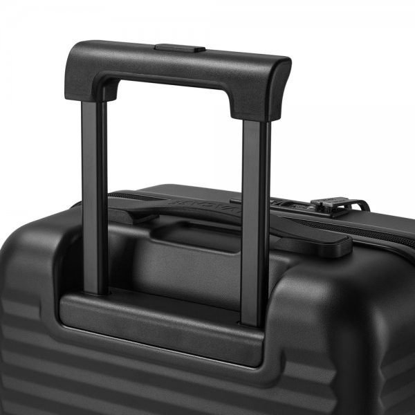 Фото - Чемодан RIVACASE Clark 8181 (Black)