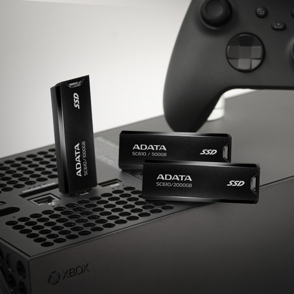 Фото - SSD-накопитель внешний ADATA SC610 1TB USB 3.2  550/500Mb/s Black (SC610-1000G-CBK/RD)