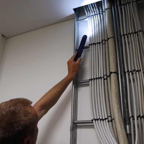 Фото - Фонарь аккумуляторный SCANGRIP Stick Lite M (03.5666)