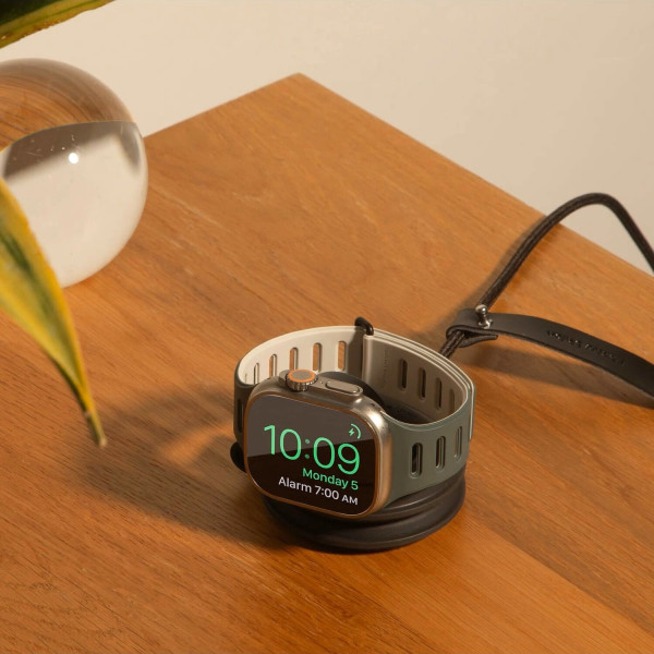 Фото - Беспроводное зарядное устройство Native Union Voyage 2-in-1 Qi2 Wireless Charger Black (VOY-2IN1-WL-BLK)