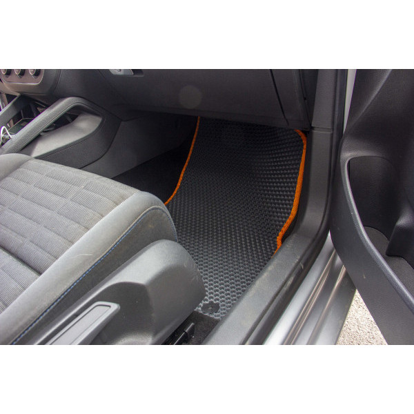 Фото - Коврики из экокожи в салон авто передние EVAtech для Golf (V) MT 3-doors Volkswagen 2003-2009 5 поколение Htb EU (VW33072AB2TL4BBB)