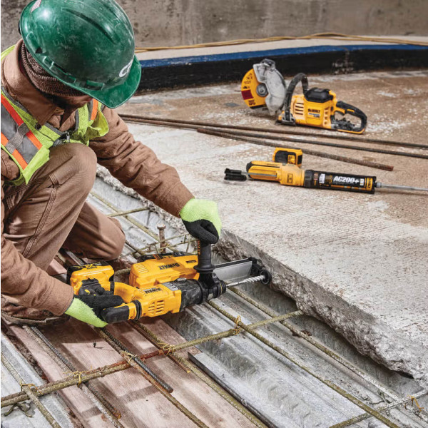Фото - Перфоратор DeWALT DCH263P1