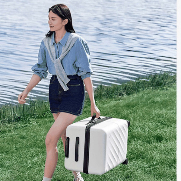 Фото - Чемодан Xiaomi Ninetygo Ripple Luggage 20" White (6941413222174)