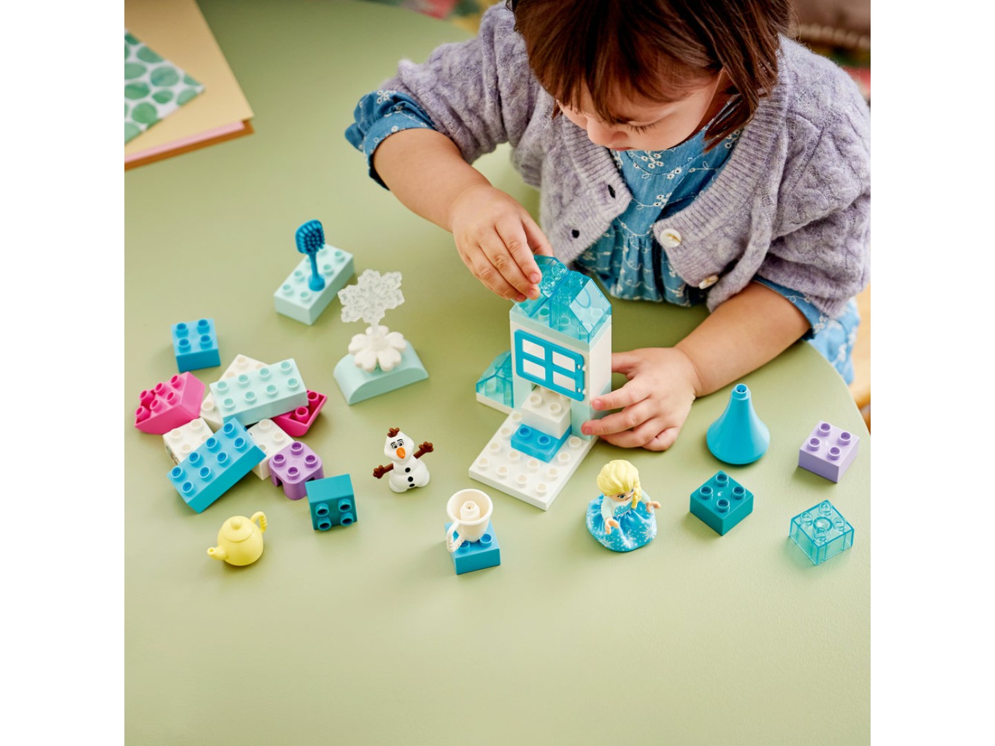 Конструктор LEGO DUPLO Disney™ Коробка для творчого конструювання «Крижане серце» з Ельзою й Олафом (10462) — фото 7