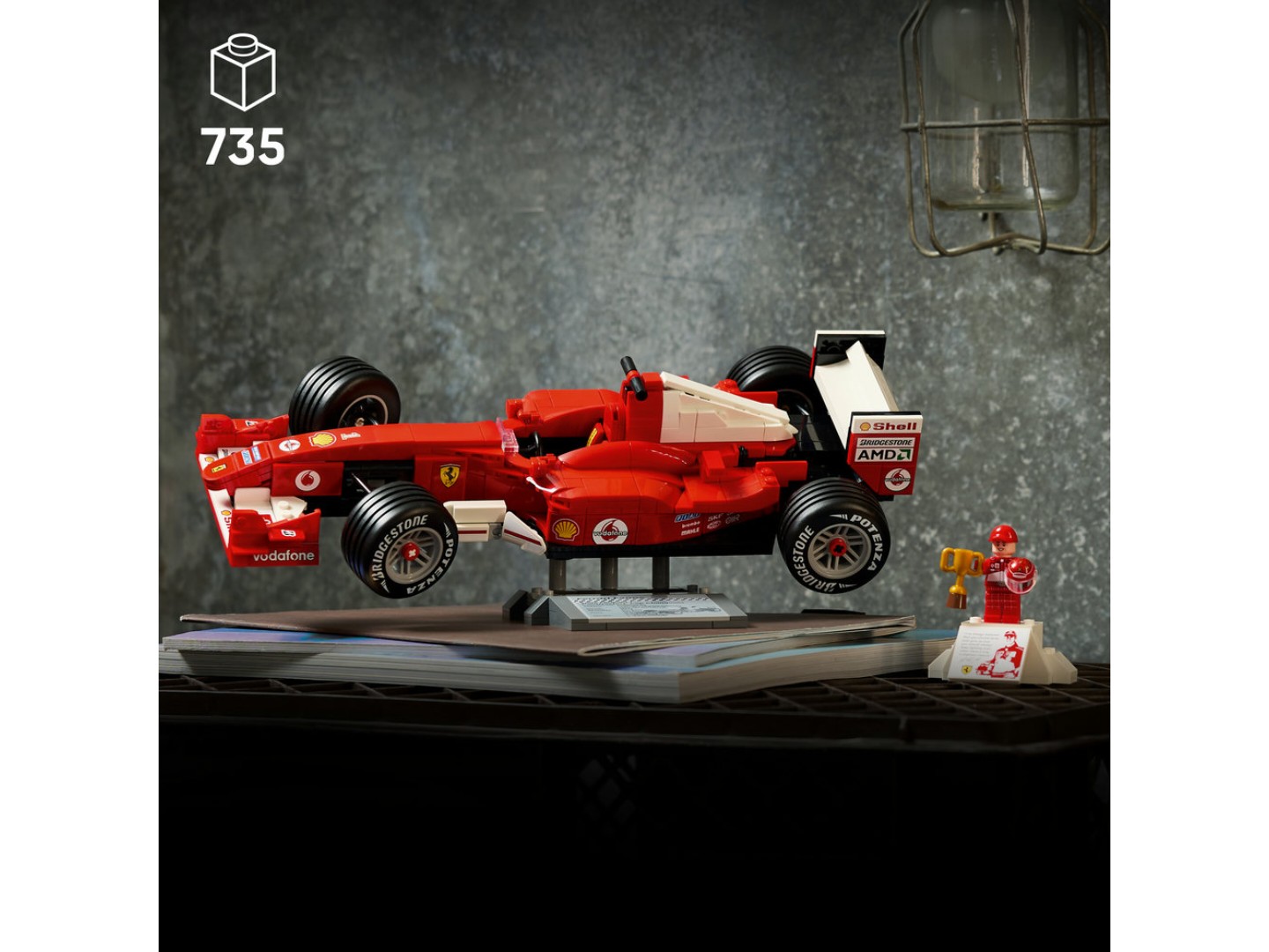 Конструктор LEGO Icons Ferrari F2004 та Michael Schumacher (11375) — фото 4