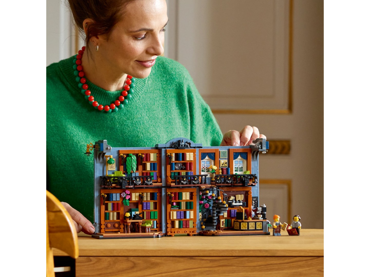 Конструктор LEGO Icons Книгарня: книжковий куточок (11379) — фото 5
