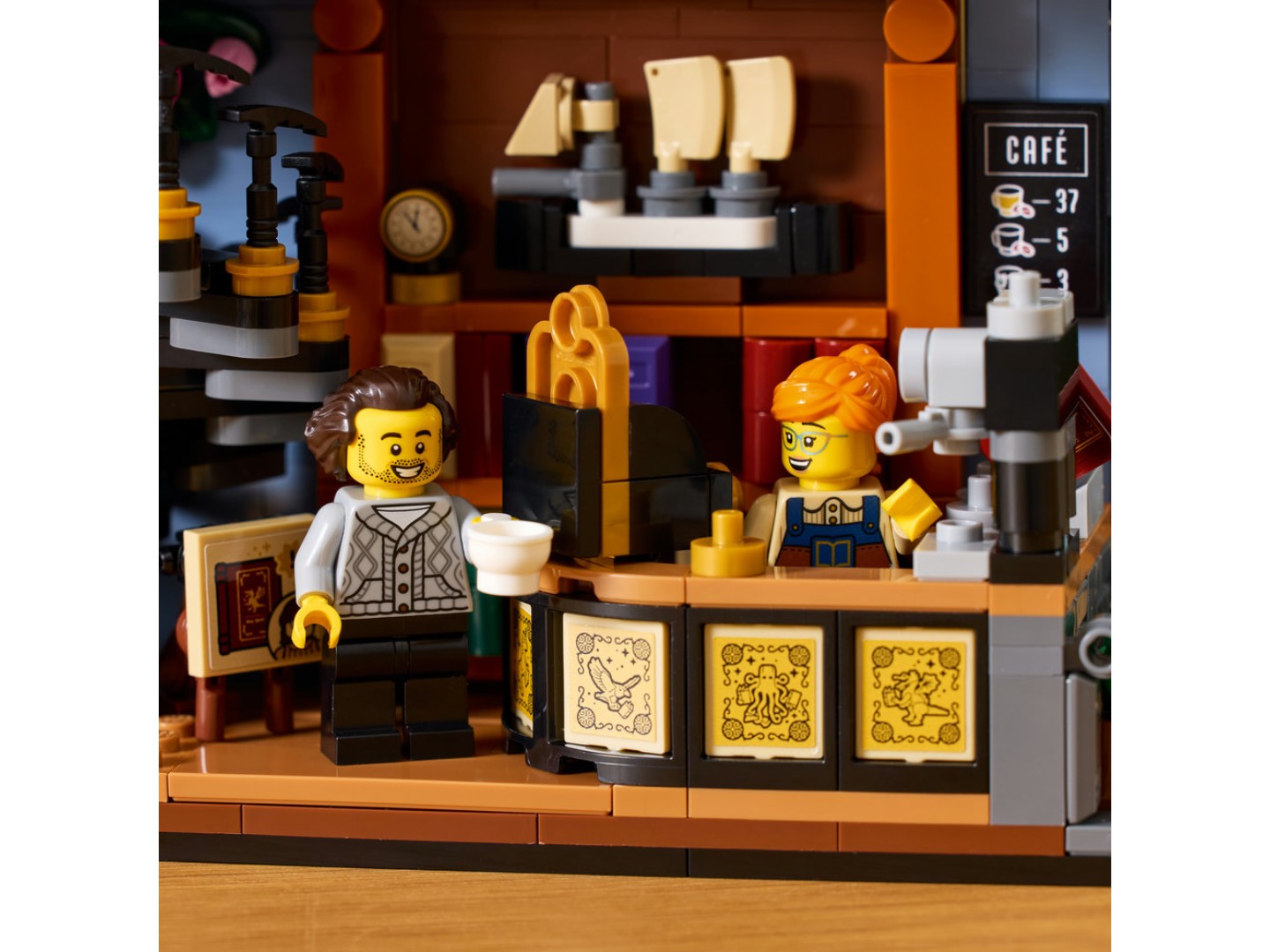 Конструктор LEGO Icons Книгарня: книжковий куточок (11379) — фото 7